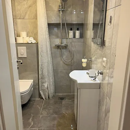 Apartman Hukic Mit 2 Schlafzimmer *